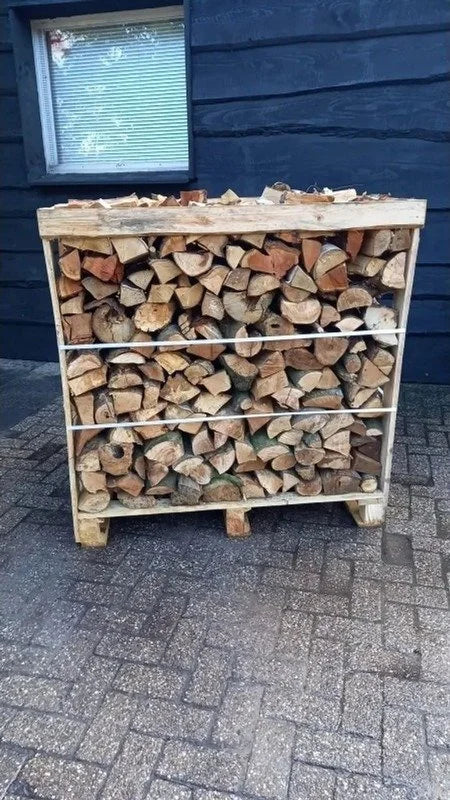 Bois de chauffage mixte 25 cm 1.2 RM sur 4 mini-palettes
